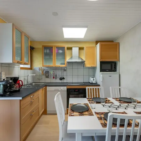 Апартаменты Moderne Avec Balcon, Wifi, Acces Pistes A